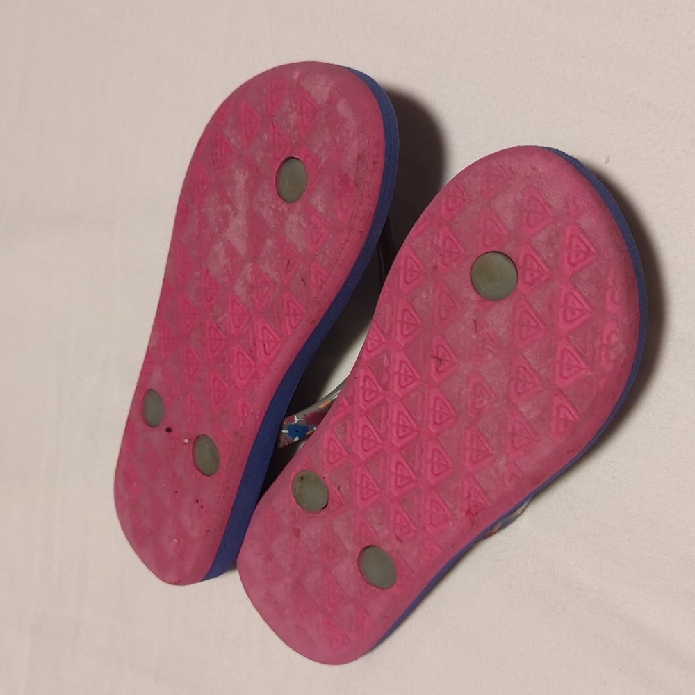 5 for $10! Roxy Flip flops - Picture 2 of 2